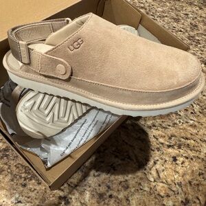 NIB Girls Ugg Goldenstar Clogs Size 6